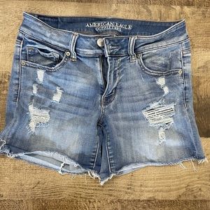 AE super super stretch midi distressed shorts sz 8